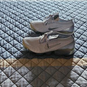 Like new: Nike vapomax flyknit - almost new! Barely worn few times only!